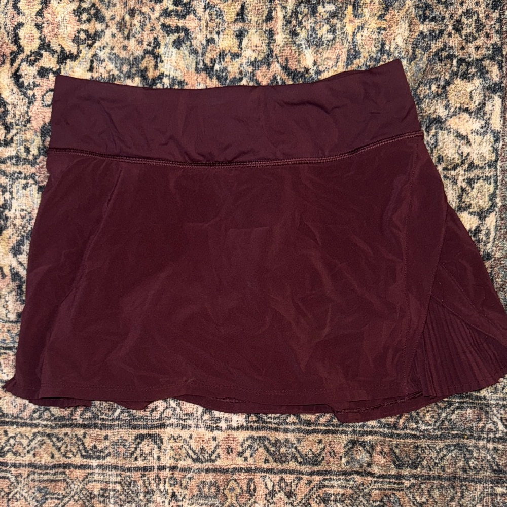 Lululemon play the pleats size 4